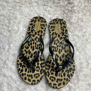 Kate Spade Leopard prints Black jelly thong sandals gold tone logo accent SZ9M